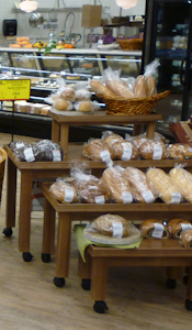 Bakery display tables & bins - bakery store displays